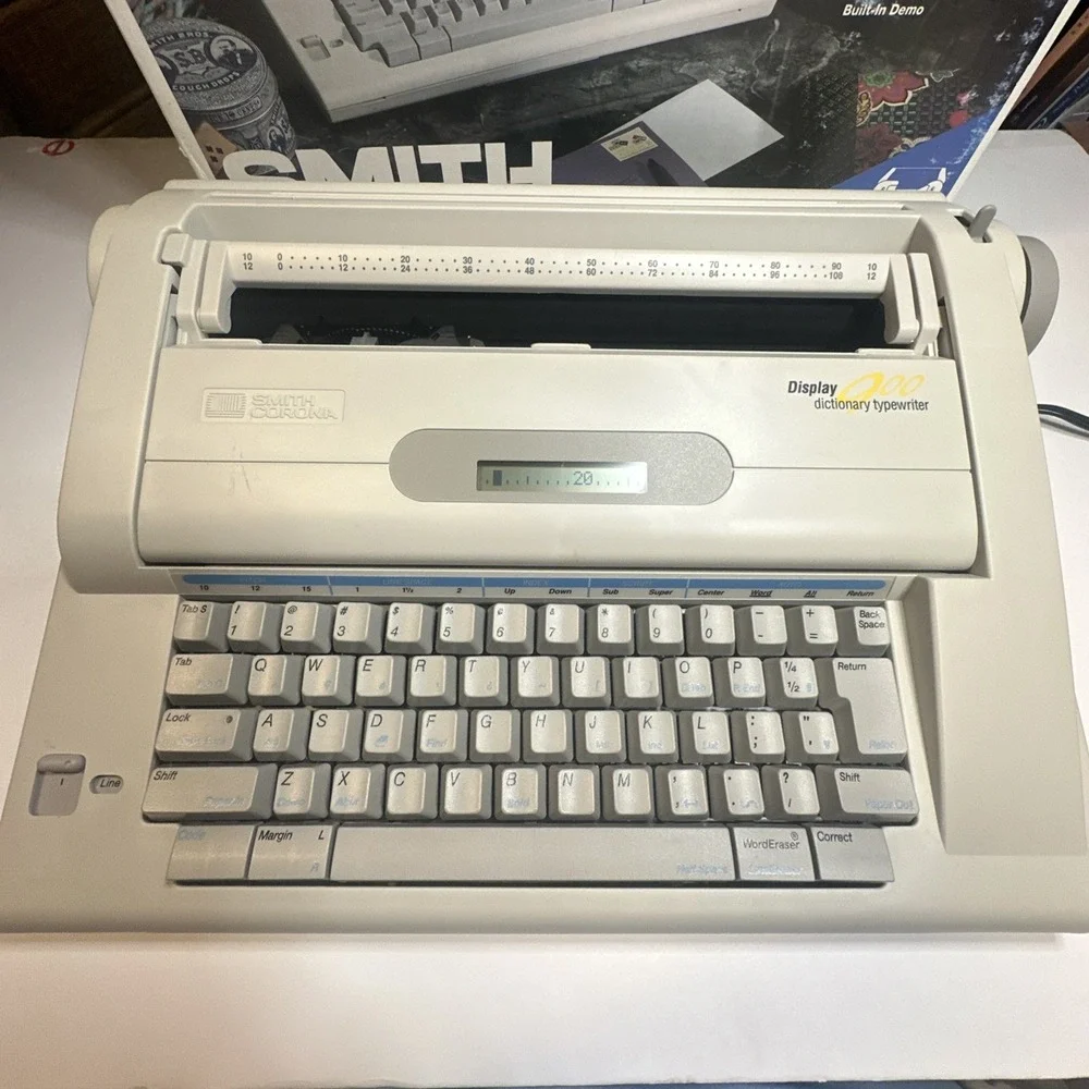 The Display 900 Dictionary Typewriter Vintage Smith Corona Compact Tested NA3HH